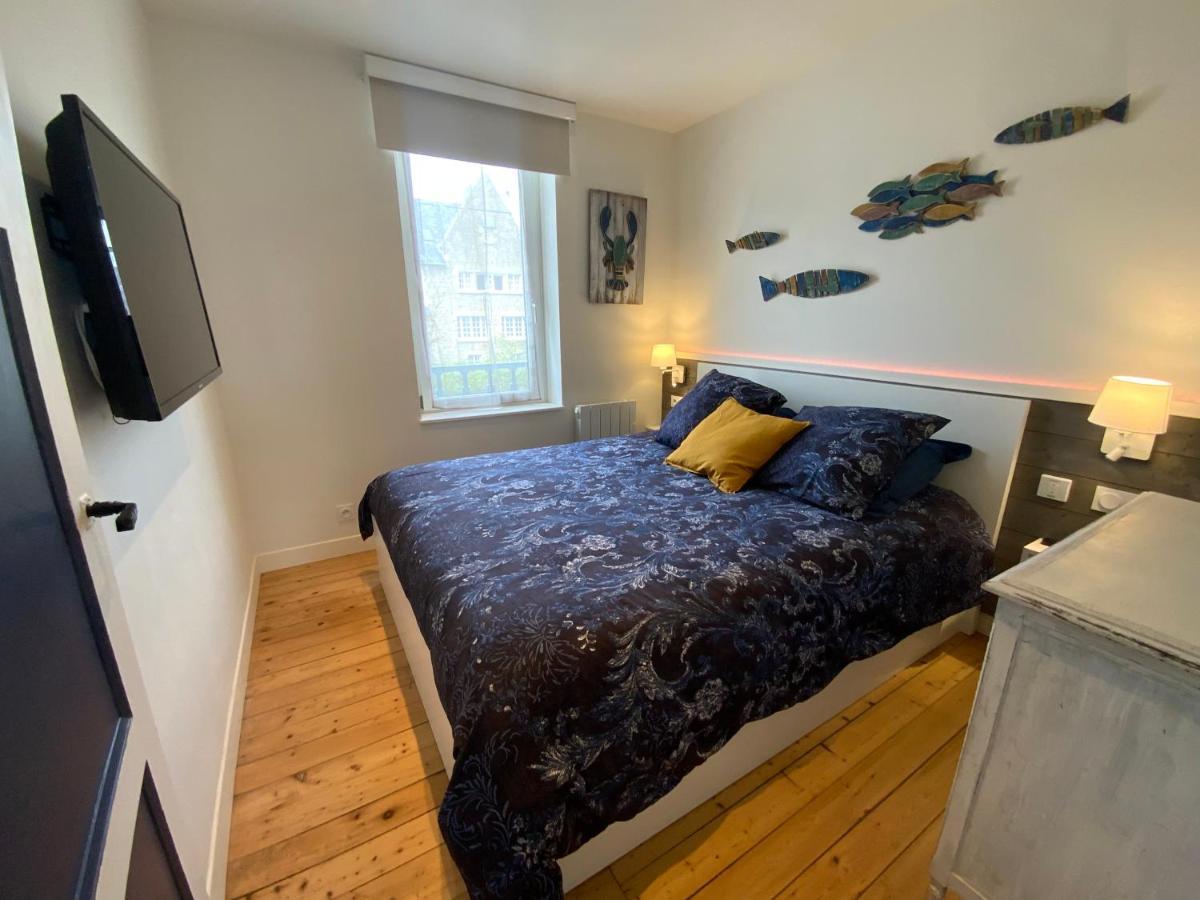 Maison bord de mer   Le Bateau IvRe  Saint-Malo Extérieur photo