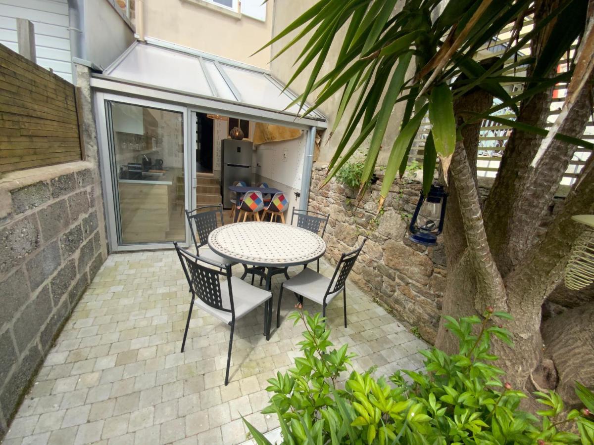 Maison bord de mer   Le Bateau IvRe  Saint-Malo Extérieur photo